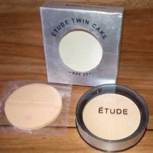 Etude Twin Cake And Puff – Compact Powder - SPF25 200